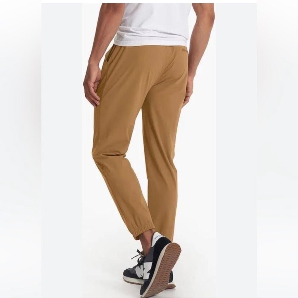 Vuori Men's Fleet Pant XL Caramel Brown 29” Inseam (excellent but one callout) - Picture 3 of 10
